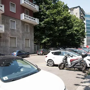 2-bedrooms-apartment-in-garibaldi-district.italymilanhotels.net/